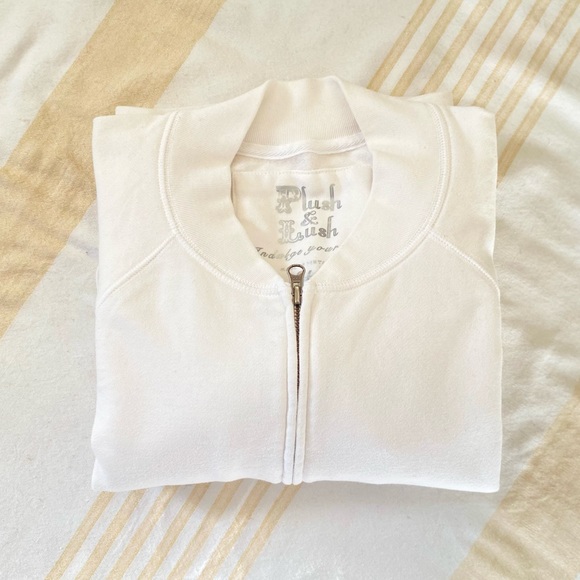 Victoria’s Secret (Plush & Lush) Fleece Bomber Mid Puffer Sleeve *Note on spot - Picture 8 of 16